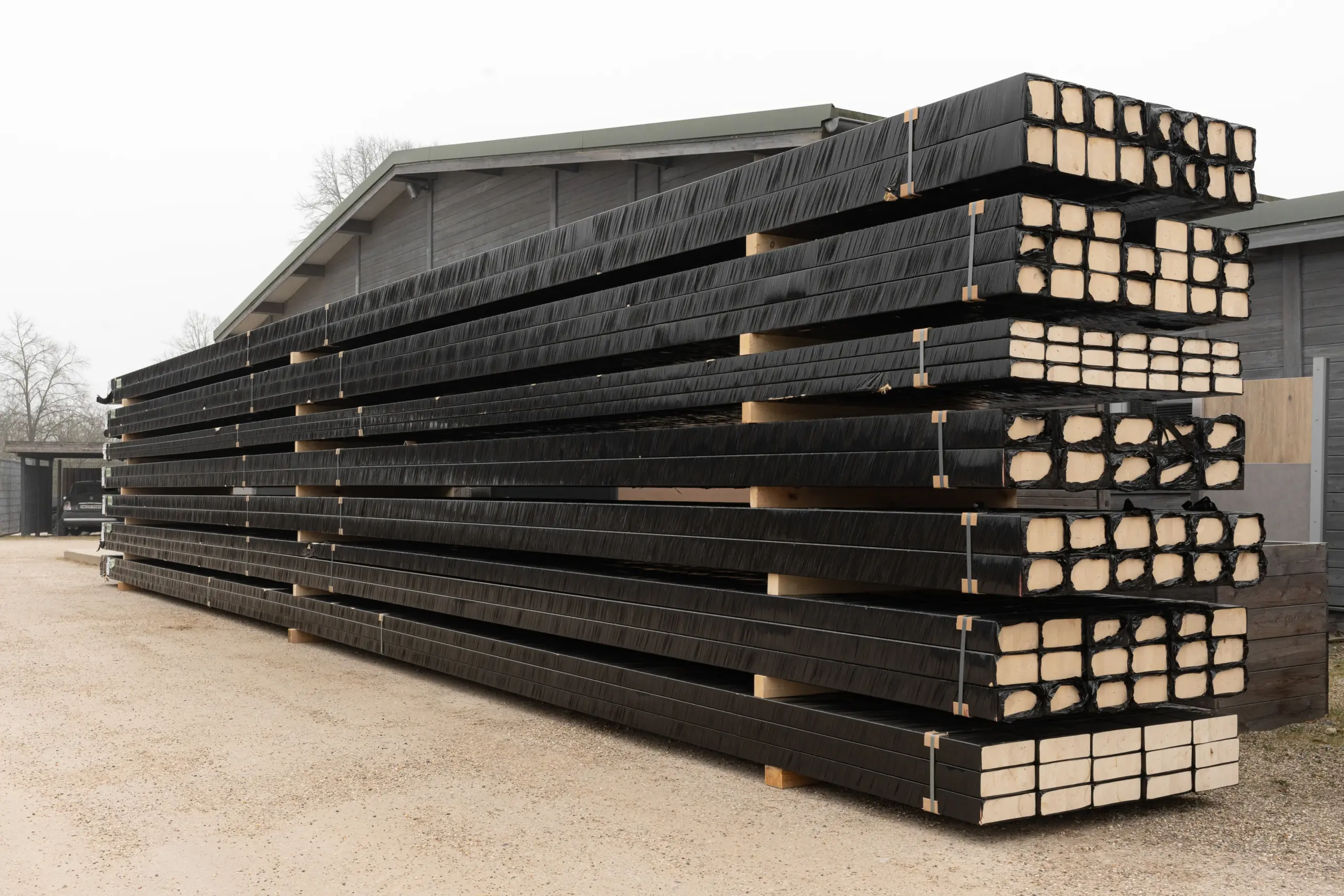 Gestapeltes Leimholz BSH aus Fichte/Tanne in Sichtqualität – Lageransicht.