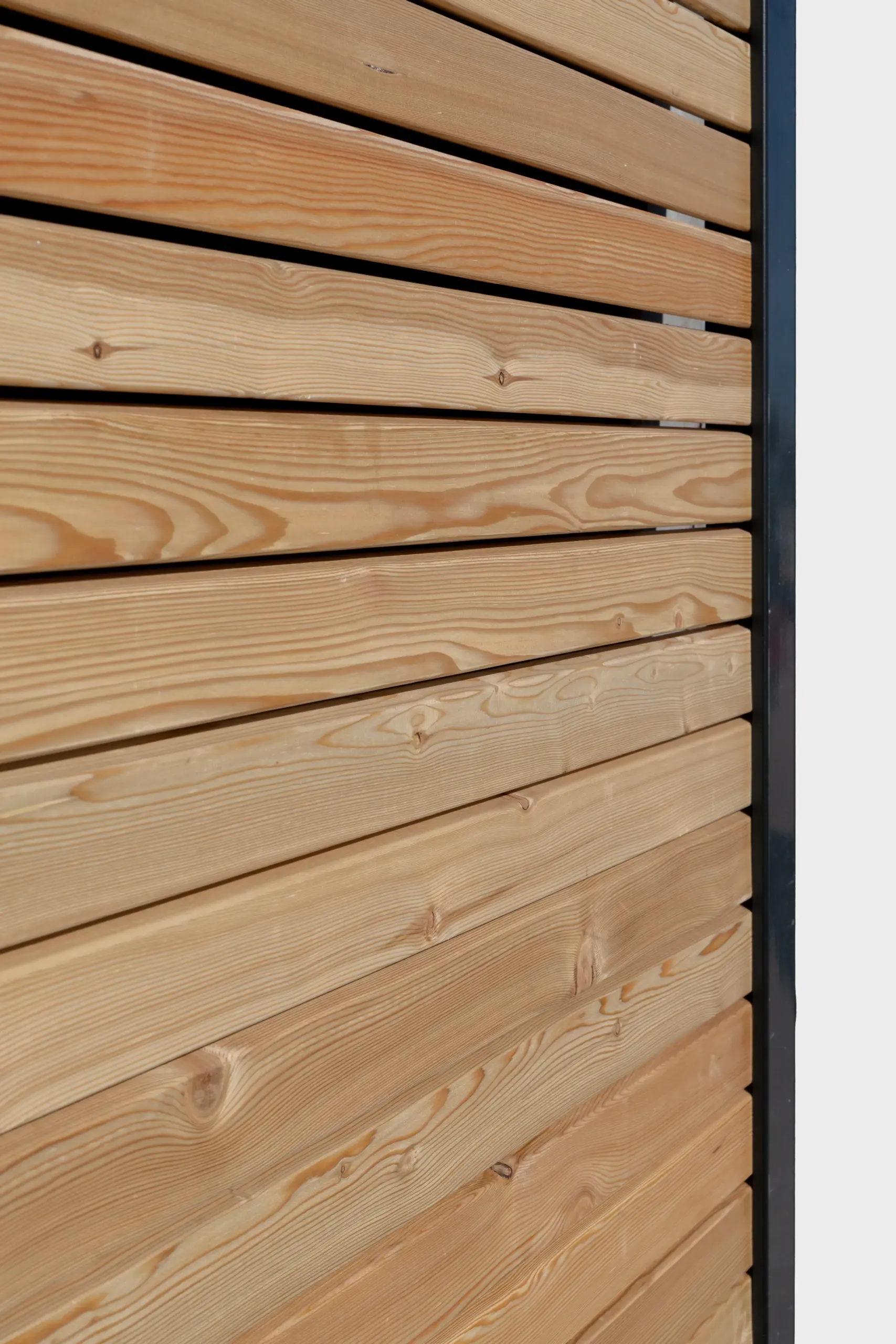 Rhombus Gartentor mit Metallrahmen Rhombus Gartentor mit Metallrahmen in Anthrazit.